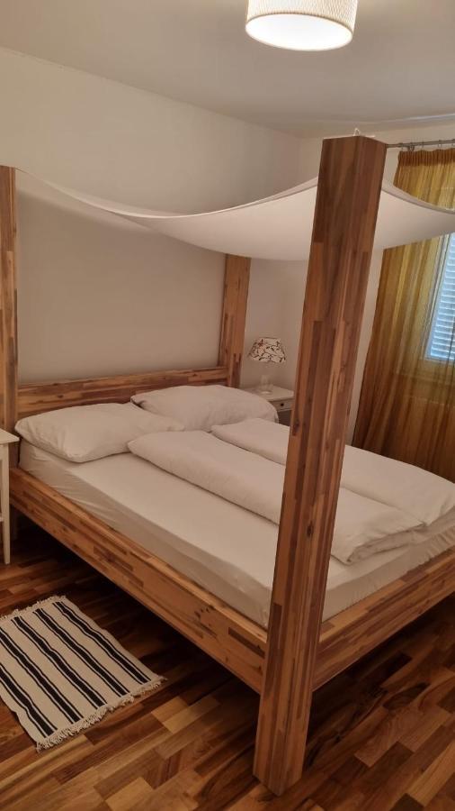포레치 Casa Emma With Pool 아파트 외부 사진